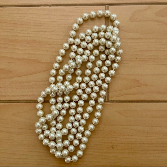 Pearl Necklace EUC - Picture 4 of 4